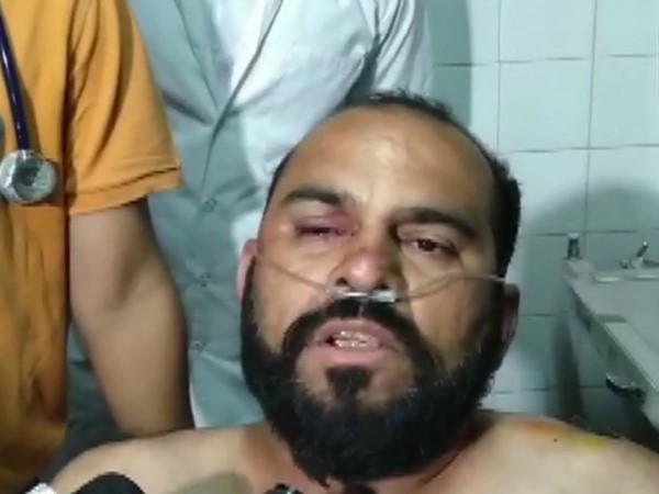 वह कौन है? वह गुजरात का हिटलर है?