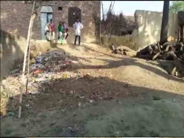 father drank poison after mother burnt herself along with his child father drank poison after mother burnt herself along with his child