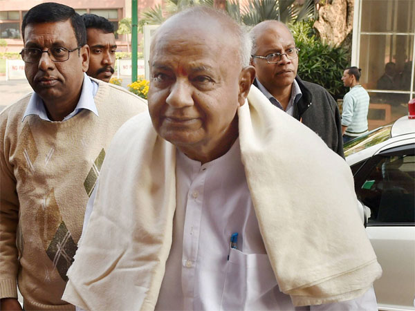 राहत के लिए देवगौड़ा से भिड़े