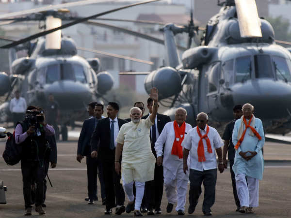 क्या है मोदी औेर हेलिकॉप्टर से उतरे काले बक्से का कनेक्शन! जांच की मांग क्या है मोदी औेर हेलिकॉप्टर से उतरे काले बक्से का कनेक्शन! जांच की मांग