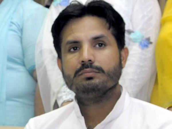 'घर के बच्चे कहेंगे ये बुजुर्ग मरते क्यों नहीं'