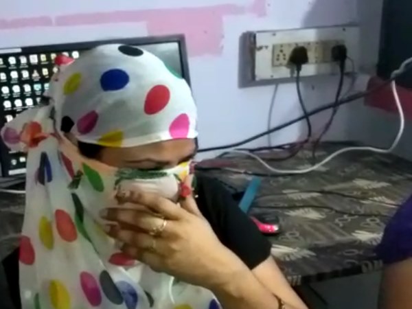 रोज लड़के-लड़कियों के आने पर लोगों को हुआ शक