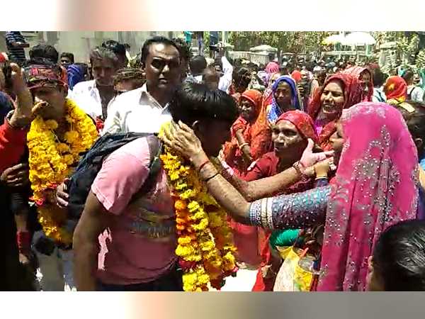 जेल से छूटकर आए मछुआरों ने कहा- मछली पकड़ना नहीं छोड़ेंगे