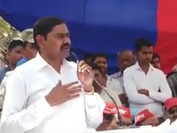 राजा भैया पर निशाना