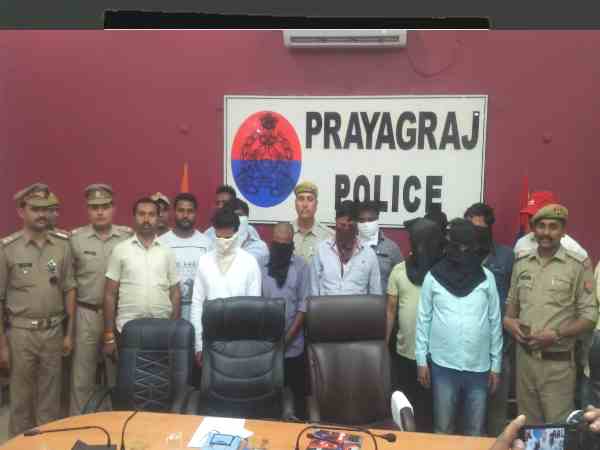 गिरोह के 9 लोग गिरफ्तार