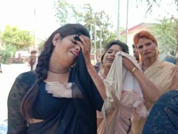 Transgender killed by a group Transgender killed by a group