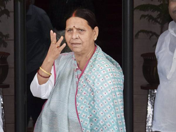 राबड़ी देवी बोलीं- बहुत हुआ, लौट आओ बेटा