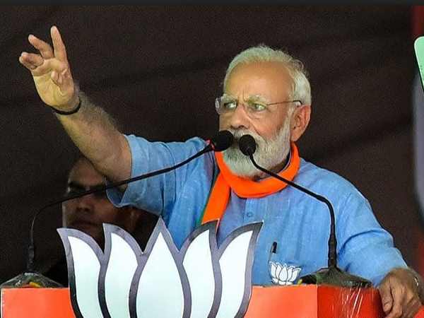 'कांग्रेस मोरारजी देसाई को भी दुश्मन मानती थी'