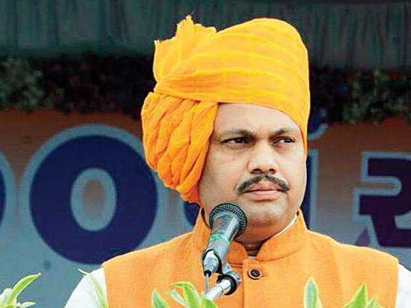 77 करोड़ की संपत्ति को लेकर लग चुके हैं आरोप