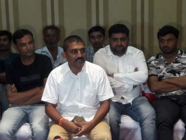 हार्दिक ने किया पलटवार, दिलीप पर उठाए ये सवाल