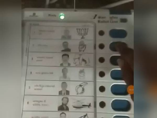 code of conduct violation during lok sabha election voting at gujarat code of conduct violation during lok sabha election voting at gujarat