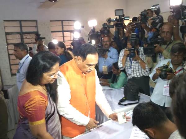 Gujarat Lok Sabha Voting Live Gujarat Lok Sabha Voting Live