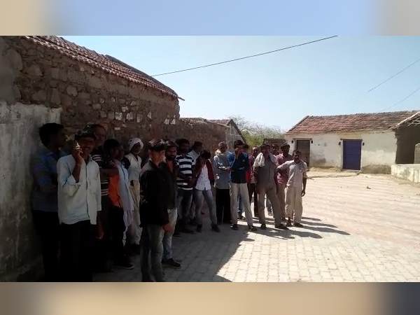 code of conduct violation in junagadh during lok sabha voting code of conduct violation in junagadh during lok sabha voting