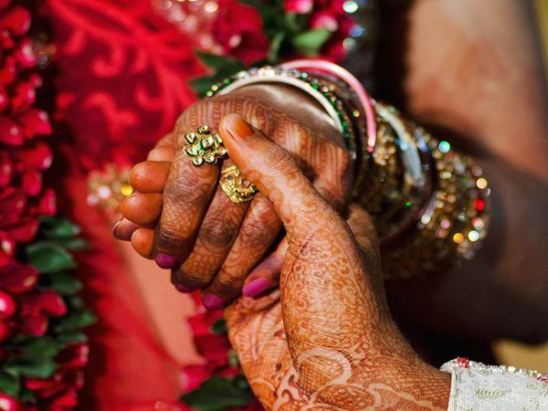 शादी के एलबम से हुआ पर्दाफाश