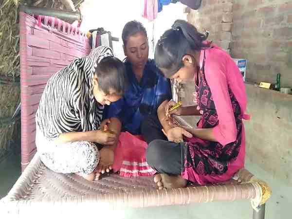 सारे त्योहार मनाता है परिवार