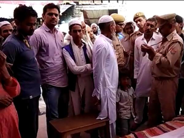 मतदान केंद्र पर चक्कर खाकर गिरी