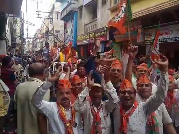 बीजेपी बनाम गठबंधन का मुकाबला