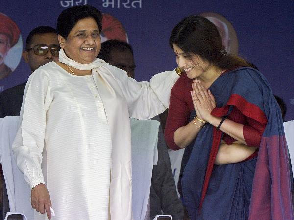 मायावती ने डिंपल को बताया, अपने परिवार की बहू