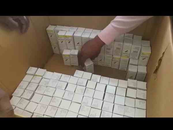 drugs department caught medicines worth 25 lakhs from bus stand drugs department caught medicines worth 25 lakhs from bus stand
