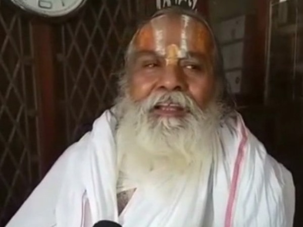 क्या बोले महंत कमल नयन दास