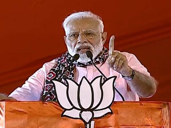 इन मुद्दों पर पीएम ने कांग्रेस को घेरा