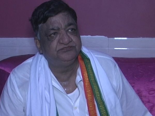 रुपए के लिए बना है गठबंधन