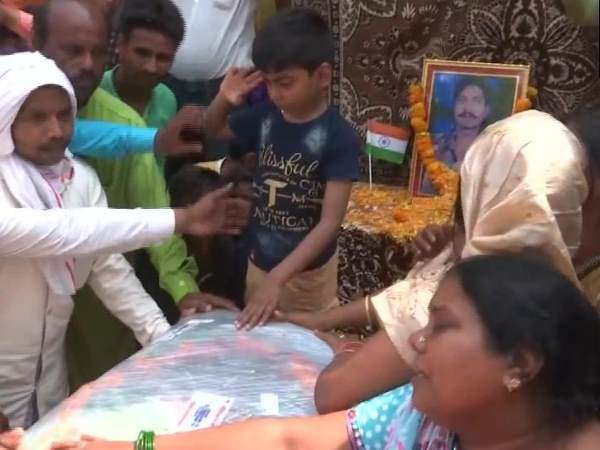 नक्सली हमले में शहीद हुए दंतेश्वर मौर्या