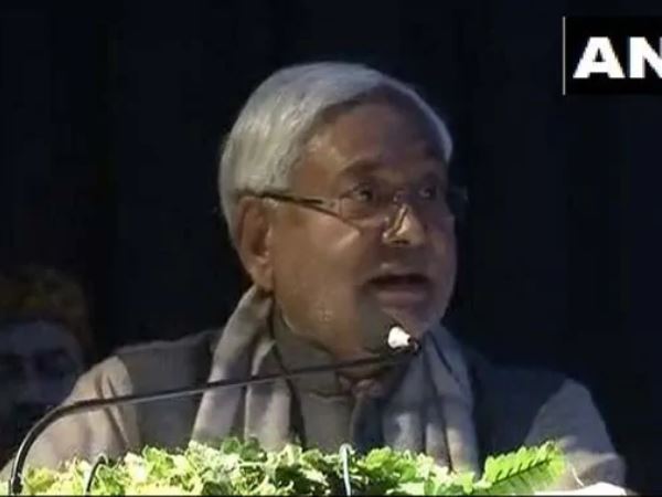 क्या प्रज्ञा ठाकुर के लिए वोट मांगने पर भी संकोच नहीं करेंगे नीतीश: तिवारी