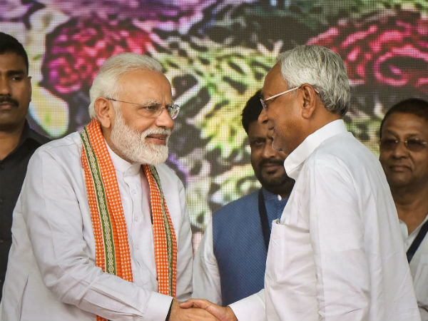 त्रिकोणीय मुकाबला