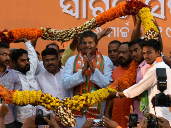'अपने फायदे के लिए काम'