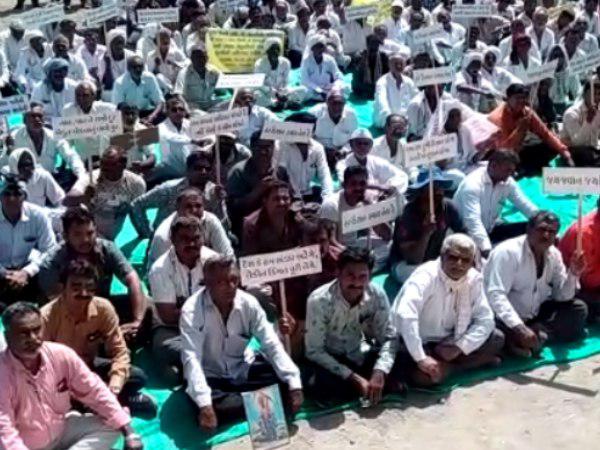 farmers protest for crop insurance and demanded death from the president farmers protest for crop insurance and demanded death from the president