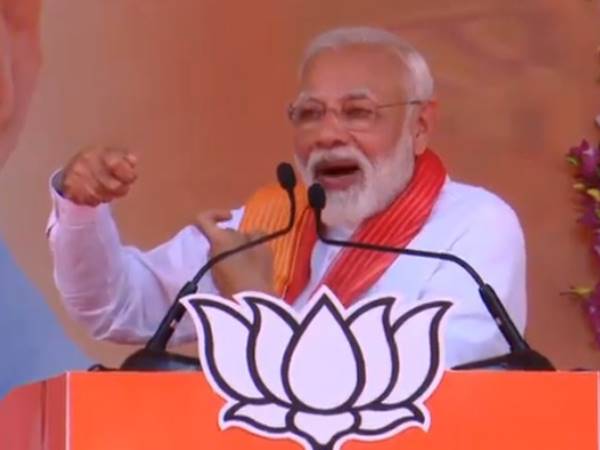 पीएम बोले- मेरे लिए आप मेरे गुरु, मेरे बुजुर्ग और मेरे बचपन के साथी हैं