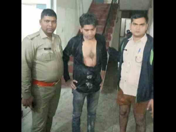 dial 100 constable jumps into river to save a fellow dial 100 constable jumps into river to save a fellow