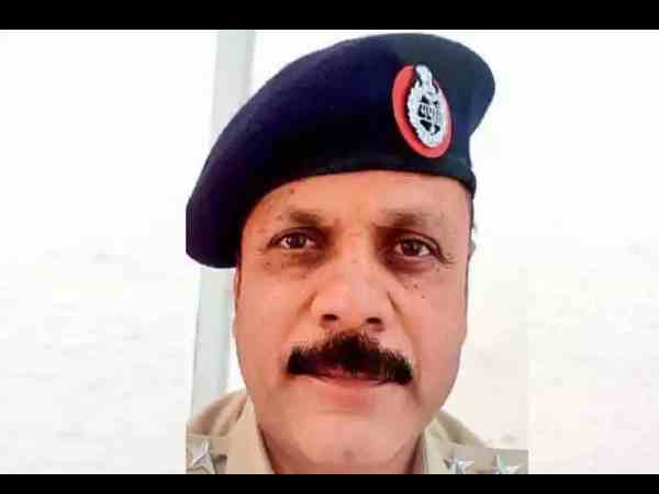A woman lodged complaint against a police inspector for sending vulgar mesage A woman lodged complaint against a police inspector for sending vulgar mesage