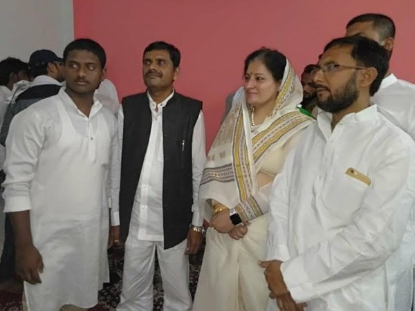 प्रिया ने कहा- नाना नेहरू की कर्मस्थली थी फूलपुर