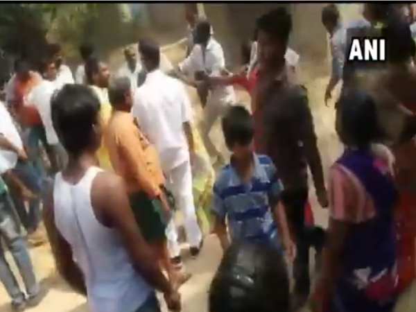 lok sabha elections 2019 two killed clashes in tdp ysr workers in Anantapur andhra pradesh lok sabha elections 2019 two killed clashes in tdp ysr workers in Anantapur andhra pradesh