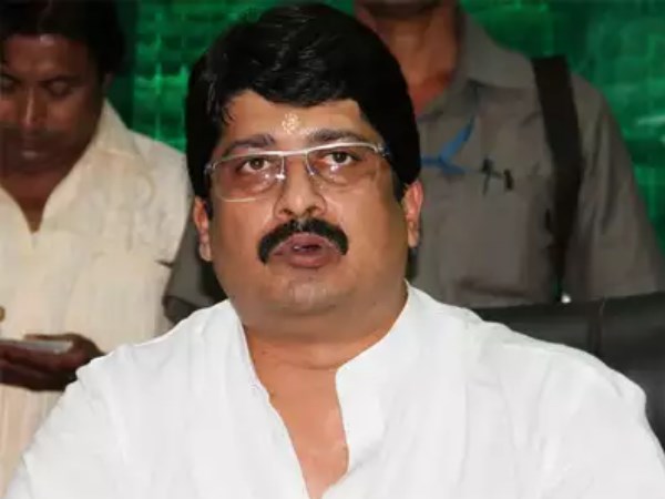 चुनाव आयोग से शिकायत