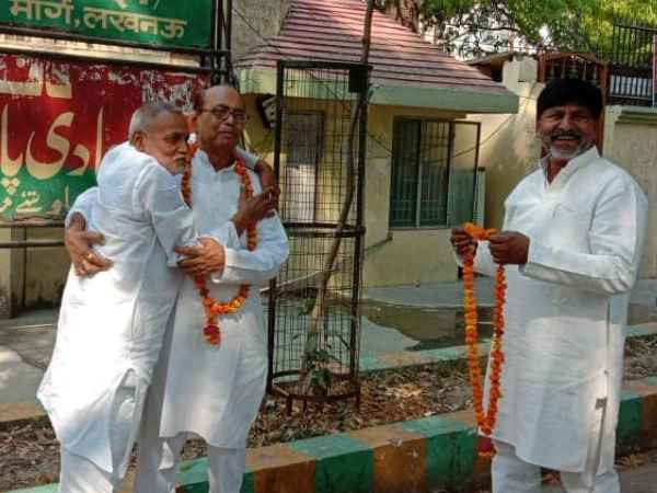 पूर्व पीएम वीपी सिंह के साथ की थी शुरूआत
