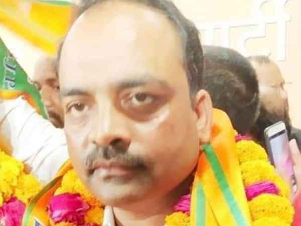 जिलाधिकारी ने नामांकन मांगा वैध