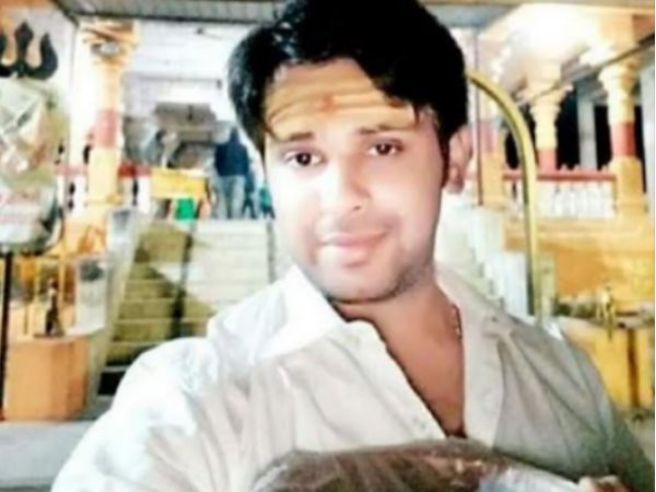 यूनिवर्सिटी में तनाव, पुलिस तैनात