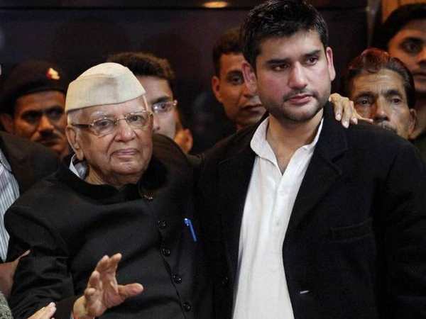भाजपा में भी आए थे रोहित, राजनीति में नहीं रहे सक्रिय
