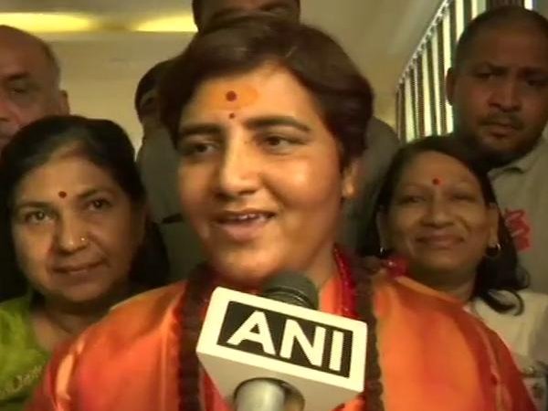 पार्टी में आने के कुछ घंटे के भीतर ही साध्वी को टिकट