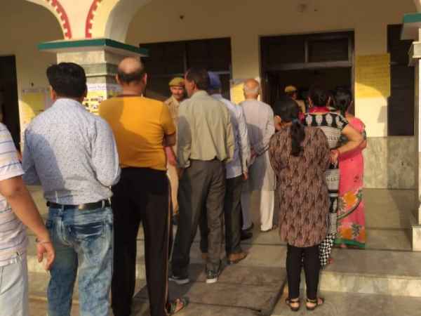95 Year Old Man Dies while waiting in queue to cast his vote in Kansamari odisha 95 Year Old Man Dies while waiting in queue to cast his vote in Kansamari odisha