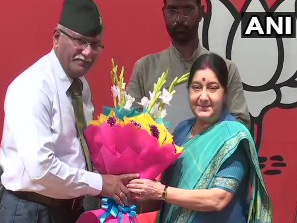 former Vice Chief of Army Staff Sarath Chand joins BJP, presence of Sushma Swaraj former Vice Chief of Army Staff Sarath Chand joins BJP, presence of Sushma Swaraj