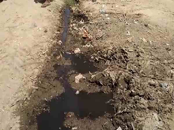 'बहिष्कार कर सबक सिखाना है'