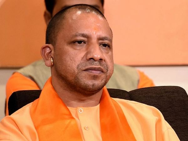 सीएम योगी, केजरीवाल को बम से उड़ाने की धमकी