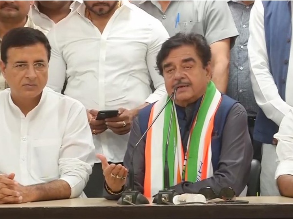 आज सारे काम PMO से हो रहे हैं