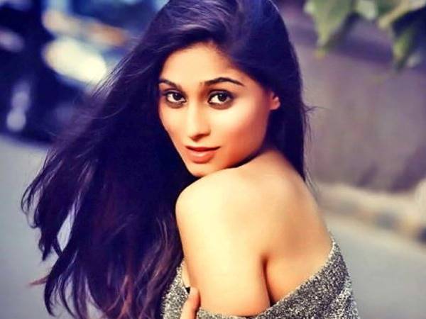 मैंने बदसूरत दिलों वाले खूबसूरत चेहरे देखे हैं