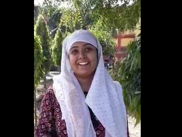girl called dial 100 police after not getting marksheet for last 3 years girl called dial 100 police after not getting marksheet for last 3 years