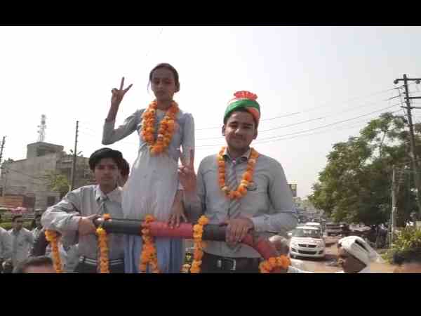 UP Board 12th topper tanu tomar feliciated in the city UP Board 12th topper tanu tomar feliciated in the city